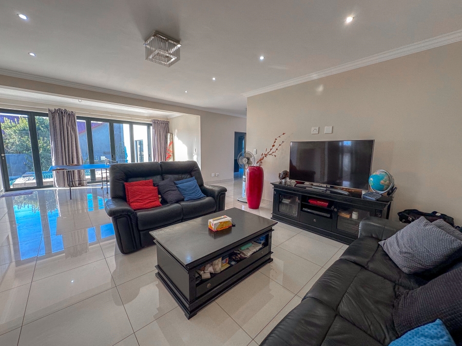 To Let 5 Bedroom Property for Rent in Midstream Ridge Gauteng