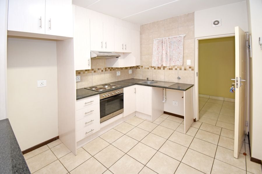 1 Bedroom Property for Sale in Olivedale Gauteng
