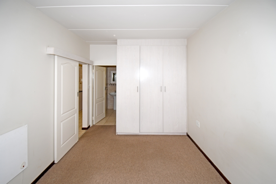 1 Bedroom Property for Sale in Olivedale Gauteng