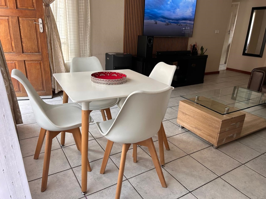 2 Bedroom Property for Sale in Comet Gauteng
