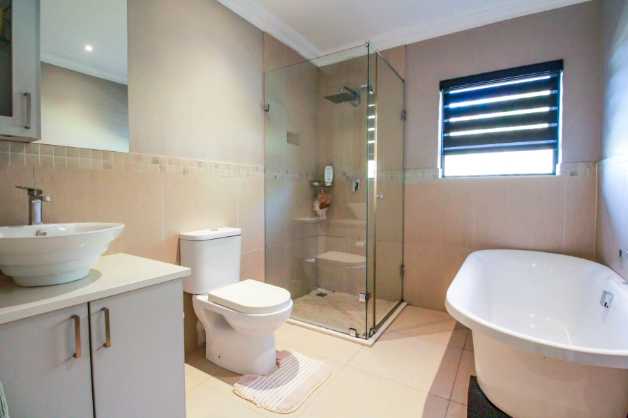3 Bedroom Property for Sale in Copperleaf Estate Gauteng