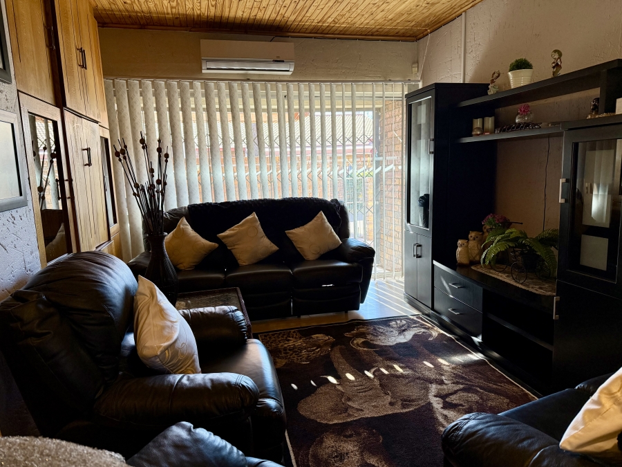 3 Bedroom Property for Sale in Flora Gardens Gauteng