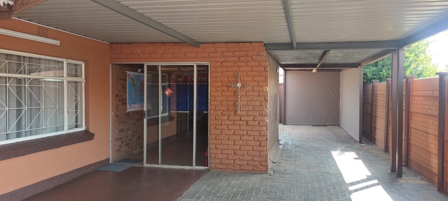 3 Bedroom Property for Sale in Rothdene Gauteng