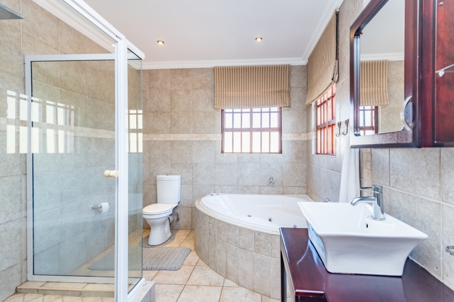 3 Bedroom Property for Sale in Ruimsig Country Estate Gauteng