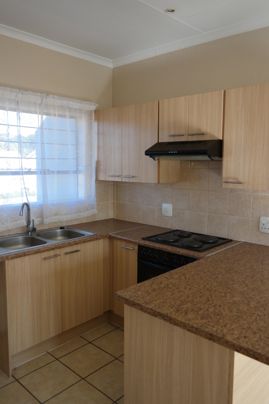 To Let 2 Bedroom Property for Rent in Noordheuwel Gauteng