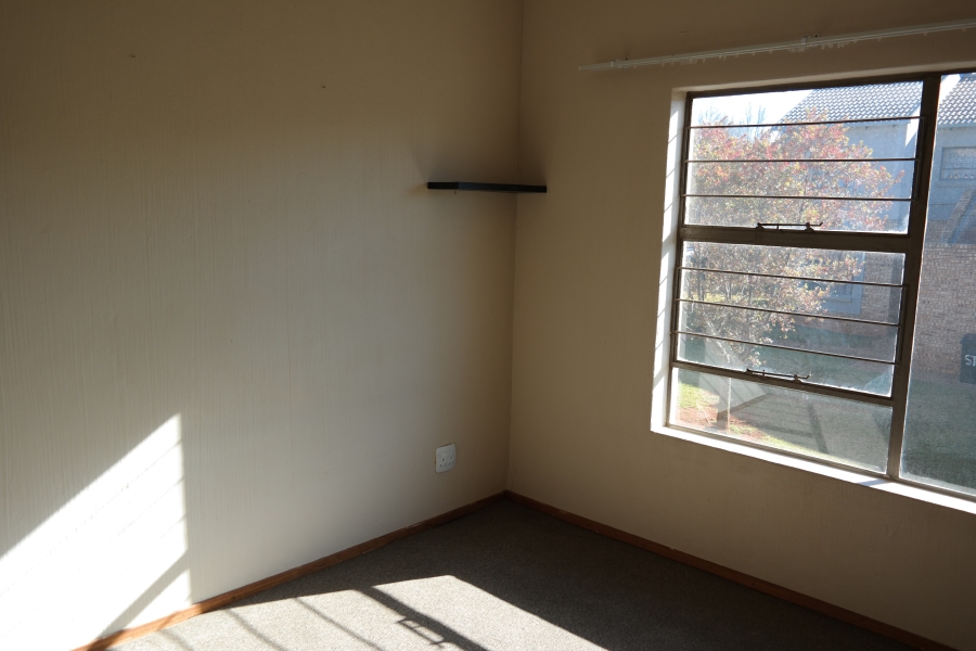 To Let 2 Bedroom Property for Rent in Noordheuwel Gauteng