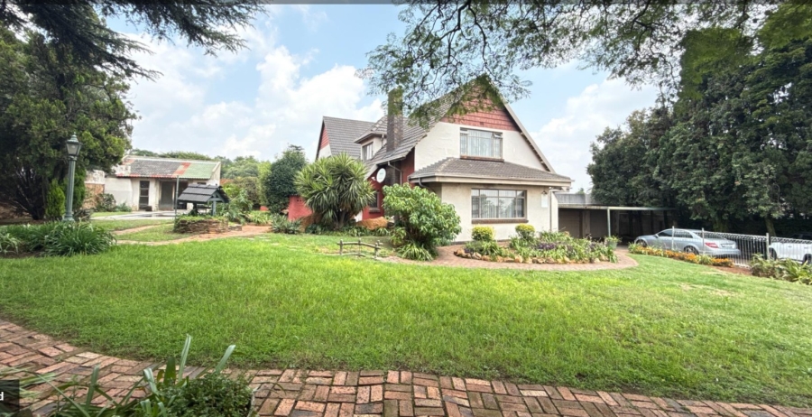 5 Bedroom Property for Sale in Linmeyer Gauteng