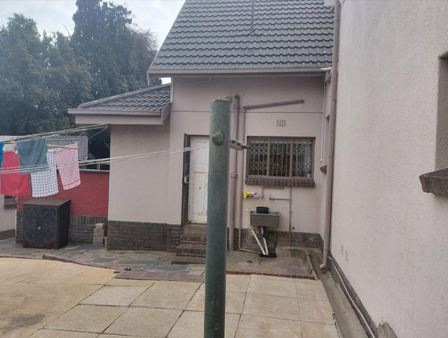 5 Bedroom Property for Sale in Linmeyer Gauteng