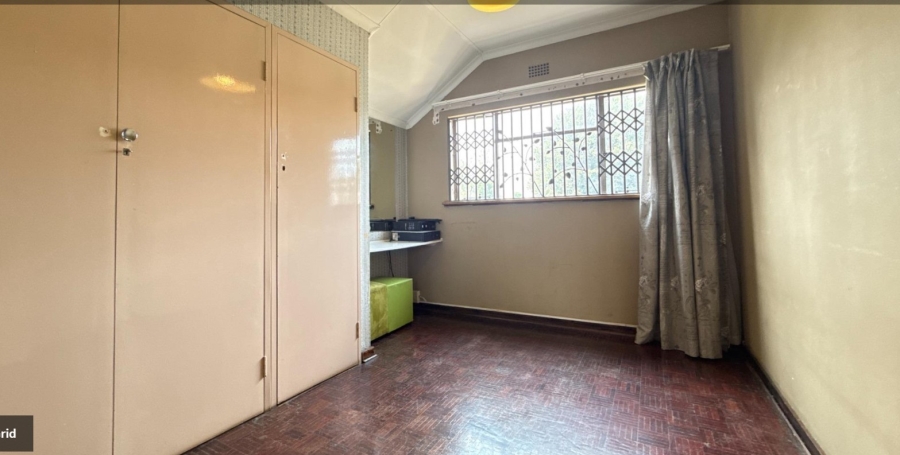 5 Bedroom Property for Sale in Linmeyer Gauteng