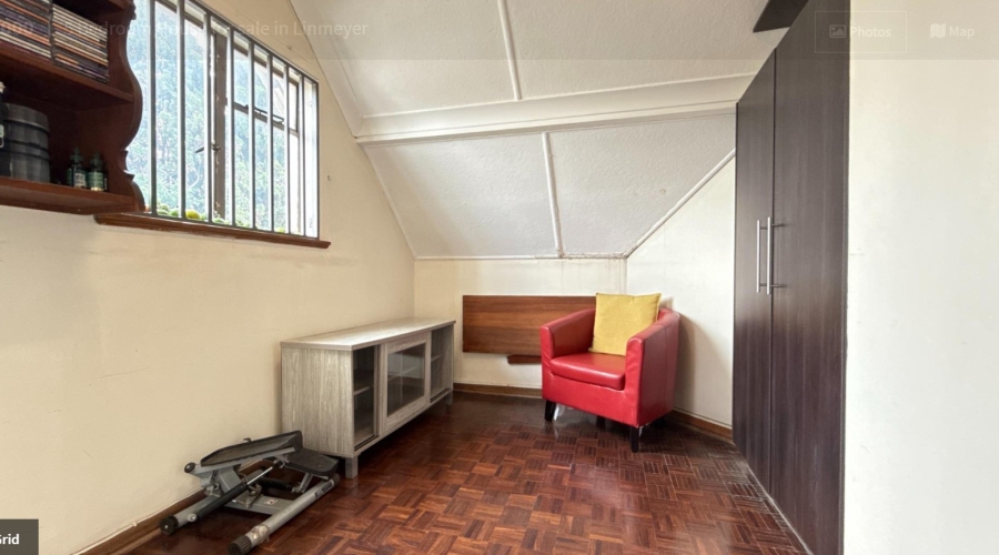 5 Bedroom Property for Sale in Linmeyer Gauteng