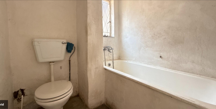 5 Bedroom Property for Sale in Linmeyer Gauteng
