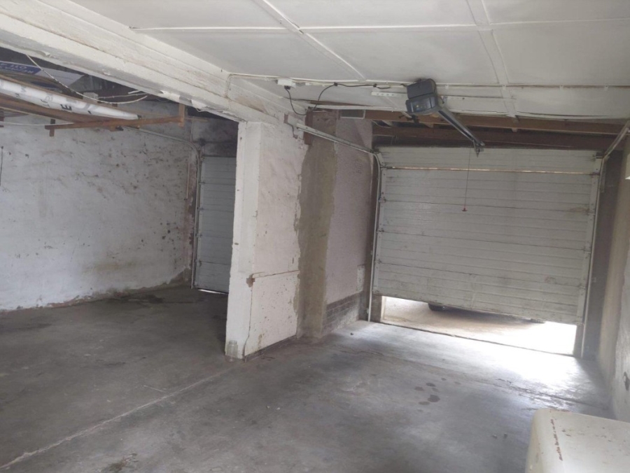 5 Bedroom Property for Sale in Linmeyer Gauteng