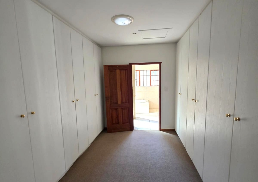5 Bedroom Property for Sale in Bryanston Gauteng