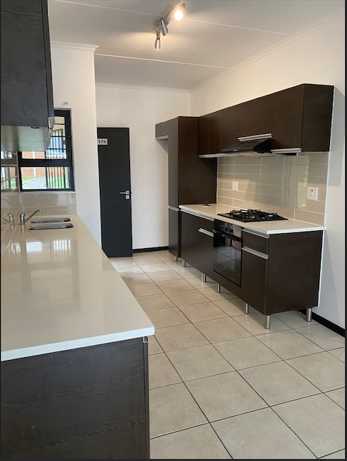 3 Bedroom Property for Sale in Greenstone Hill Gauteng