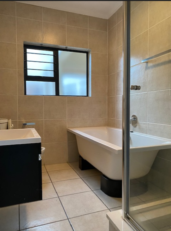3 Bedroom Property for Sale in Greenstone Hill Gauteng