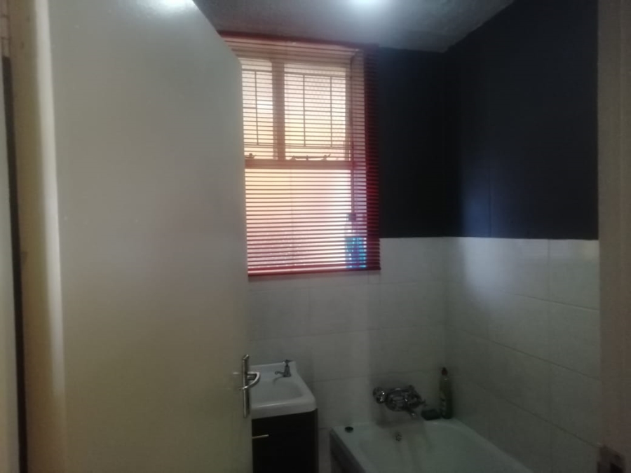 2 Bedroom Property for Sale in Pretoria Central Gauteng