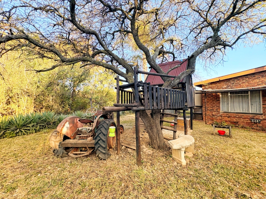 5 Bedroom Property for Sale in Bon Accord Gauteng