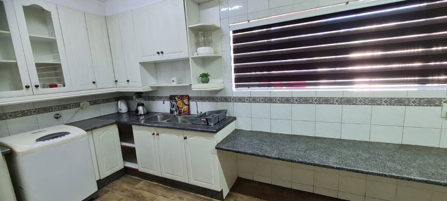 To Let 5 Bedroom Property for Rent in Edendale Gauteng