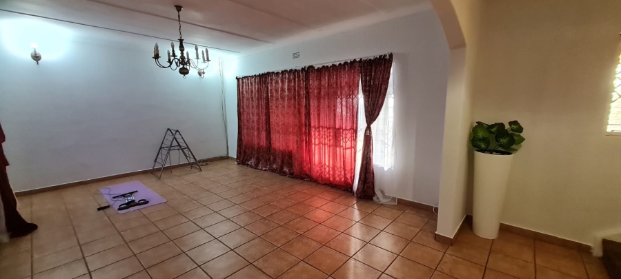 To Let 5 Bedroom Property for Rent in Edendale Gauteng