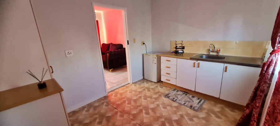 To Let 5 Bedroom Property for Rent in Edendale Gauteng