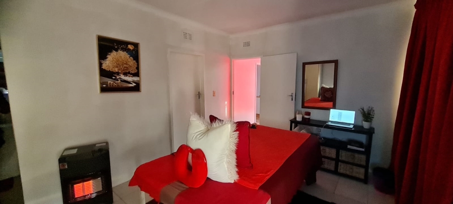 To Let 5 Bedroom Property for Rent in Edendale Gauteng