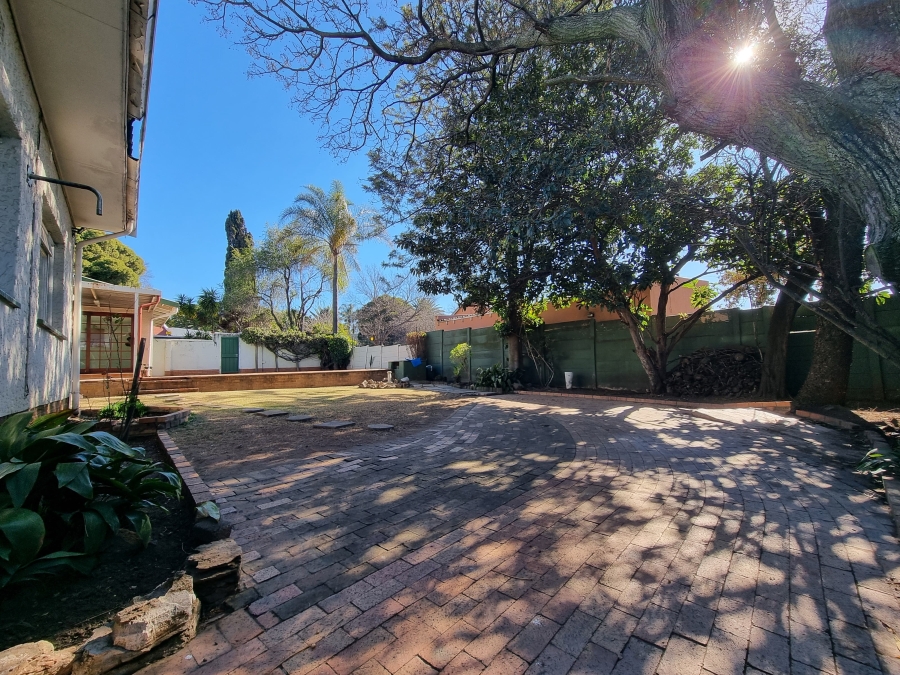 To Let 5 Bedroom Property for Rent in Edendale Gauteng