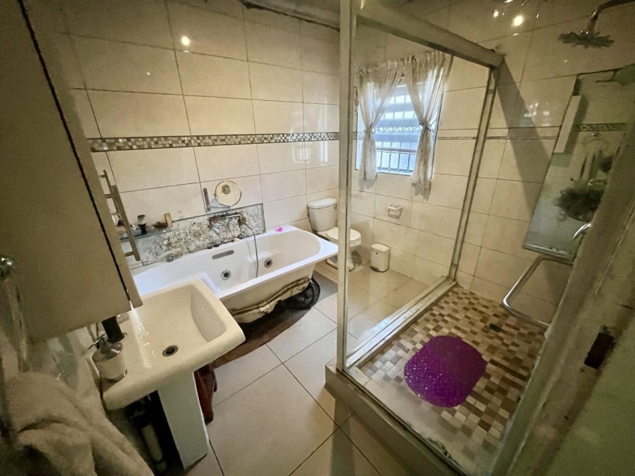 4 Bedroom Property for Sale in Brackenhurst Gauteng