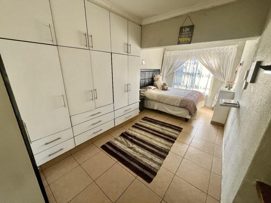 4 Bedroom Property for Sale in Brackenhurst Gauteng