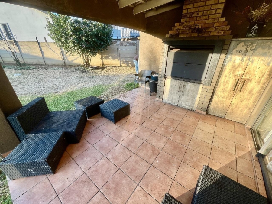 4 Bedroom Property for Sale in Brackenhurst Gauteng