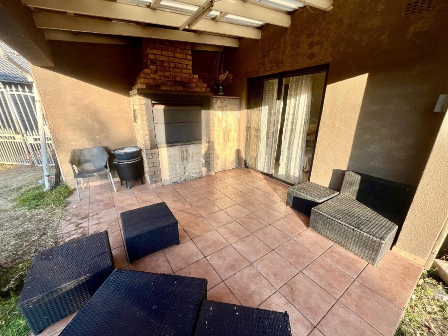 4 Bedroom Property for Sale in Brackenhurst Gauteng