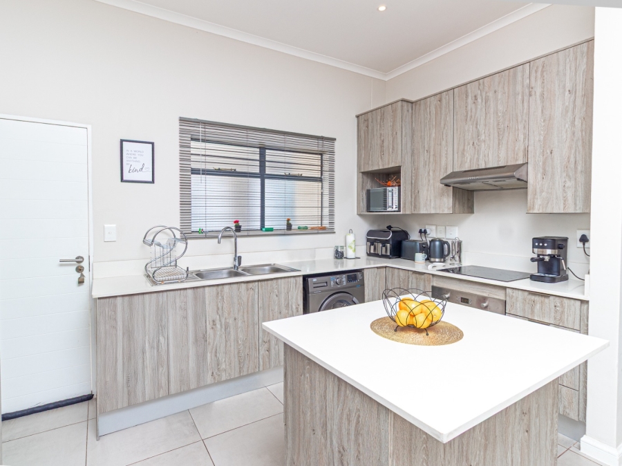 2 Bedroom Property for Sale in Morningside Gauteng