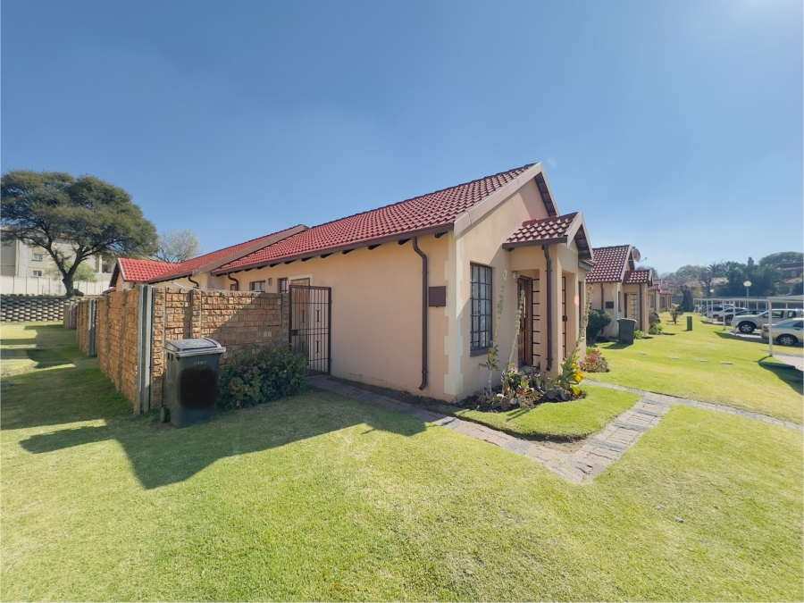 2 Bedroom Property for Sale in Meredale Gauteng