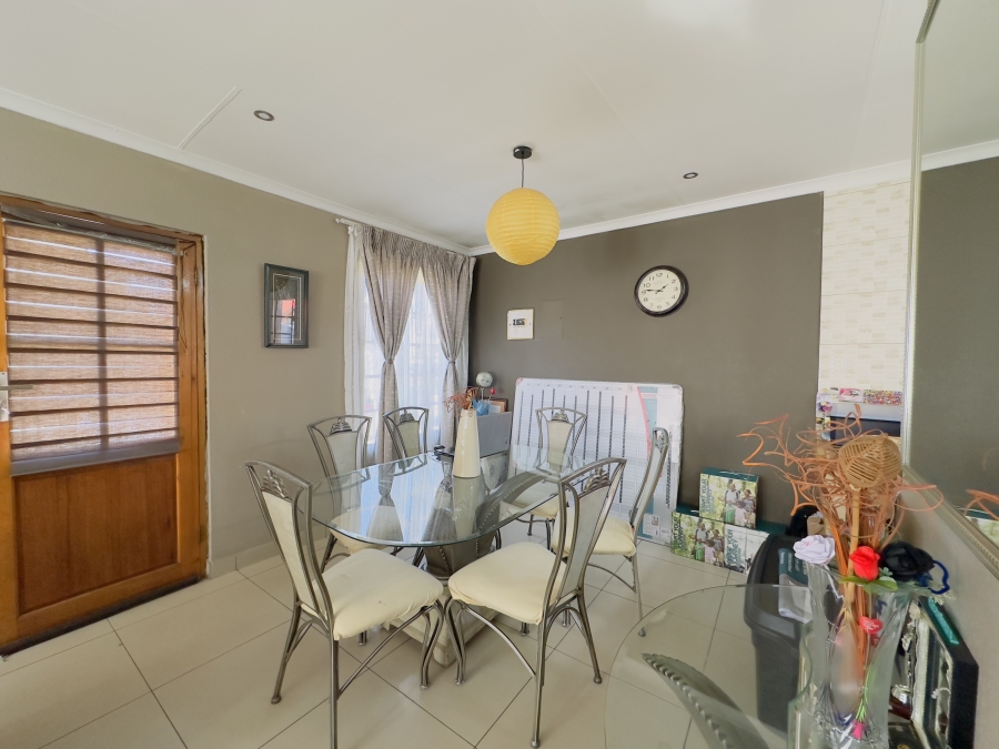 2 Bedroom Property for Sale in Meredale Gauteng