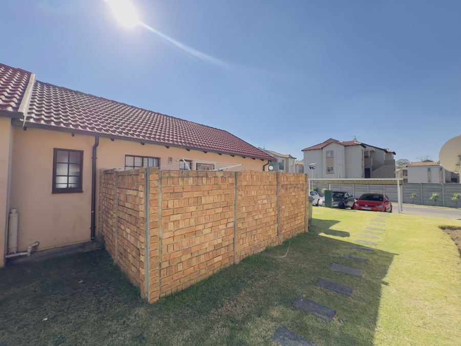 2 Bedroom Property for Sale in Meredale Gauteng