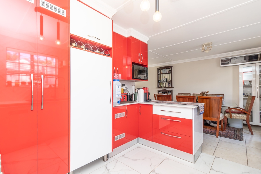 2 Bedroom Property for Sale in Bryanston Gauteng