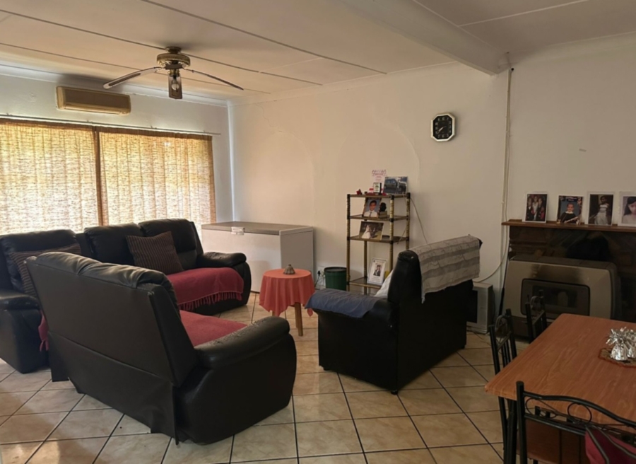 3 Bedroom Property for Sale in Vanwaartshof Gauteng