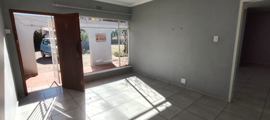 To Let 3 Bedroom Property for Rent in Three Rivers East Gauteng