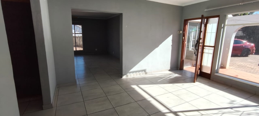 To Let 3 Bedroom Property for Rent in Three Rivers East Gauteng