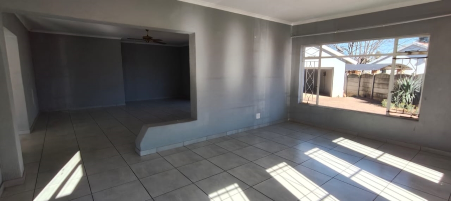 To Let 3 Bedroom Property for Rent in Three Rivers East Gauteng