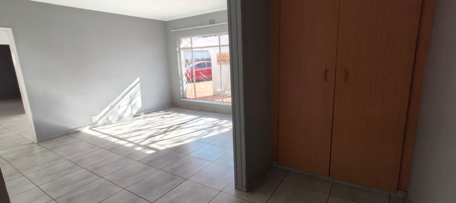 To Let 3 Bedroom Property for Rent in Three Rivers East Gauteng