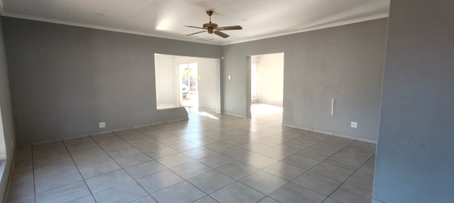 To Let 3 Bedroom Property for Rent in Three Rivers East Gauteng