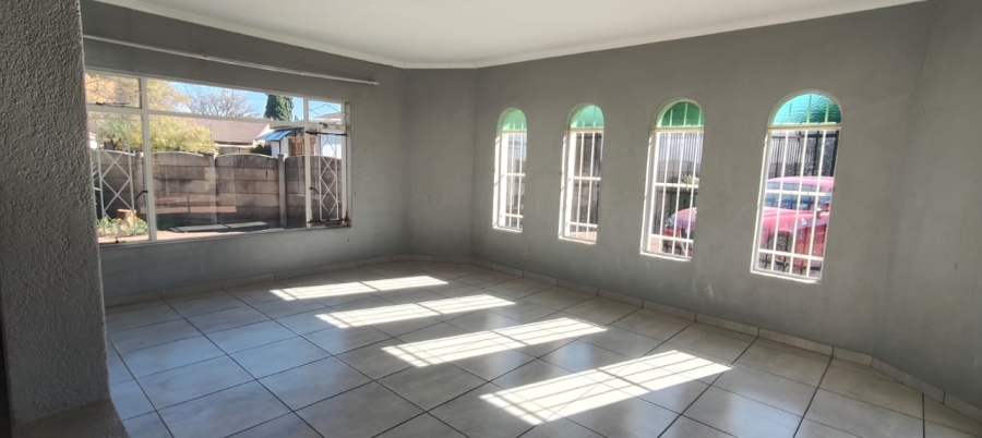 To Let 3 Bedroom Property for Rent in Three Rivers East Gauteng