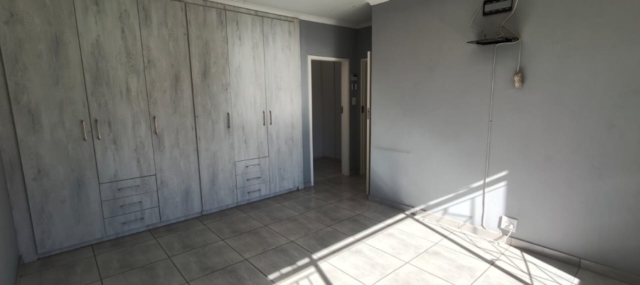 To Let 3 Bedroom Property for Rent in Three Rivers East Gauteng