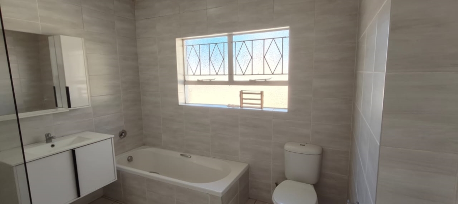 To Let 3 Bedroom Property for Rent in Three Rivers East Gauteng
