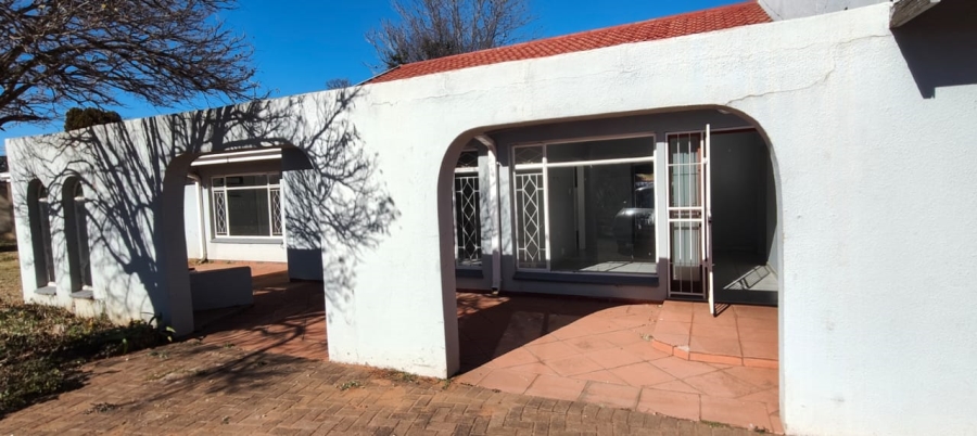 To Let 3 Bedroom Property for Rent in Three Rivers East Gauteng