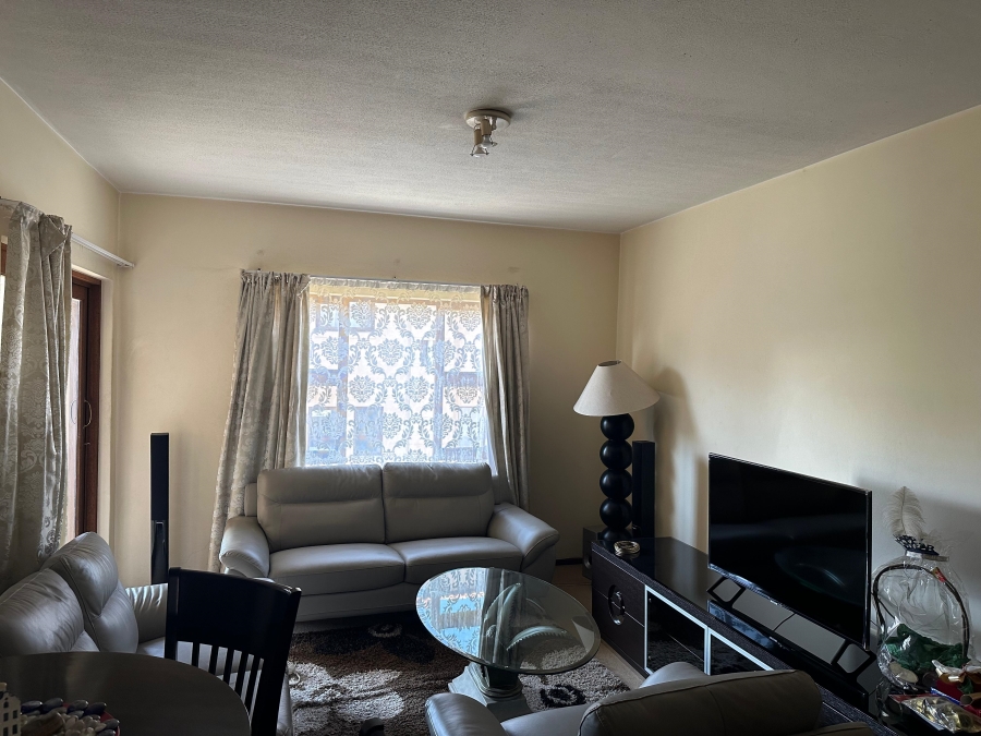 2 Bedroom Property for Sale in Noordwyk Gauteng
