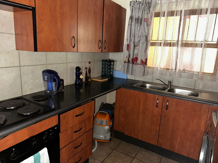 2 Bedroom Property for Sale in Noordwyk Gauteng