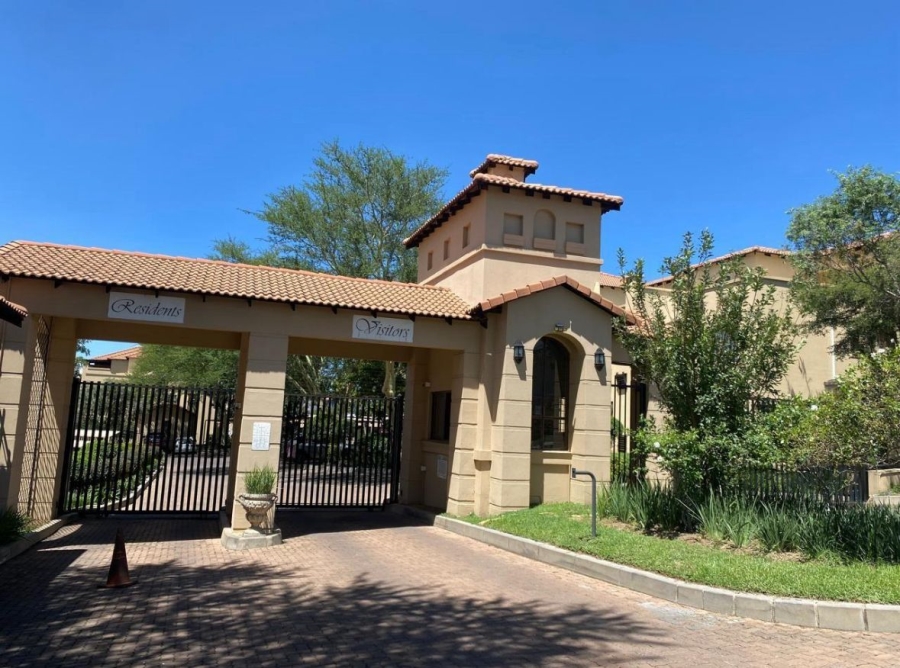 2 Bedroom Property for Sale in Noordwyk Gauteng
