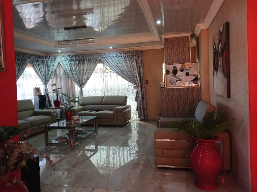 3 Bedroom Property for Sale in Bekkersdal Gauteng