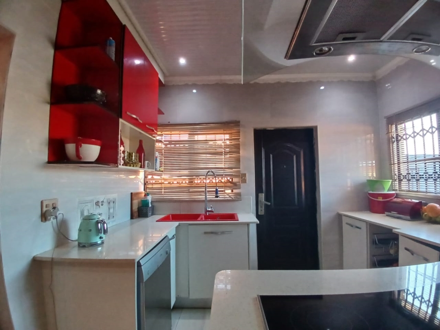 3 Bedroom Property for Sale in Bekkersdal Gauteng